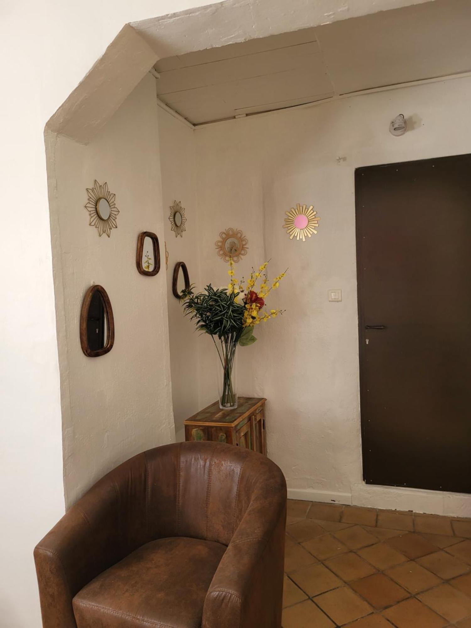 2 Pieces Intramuros Place Pie Apartment *